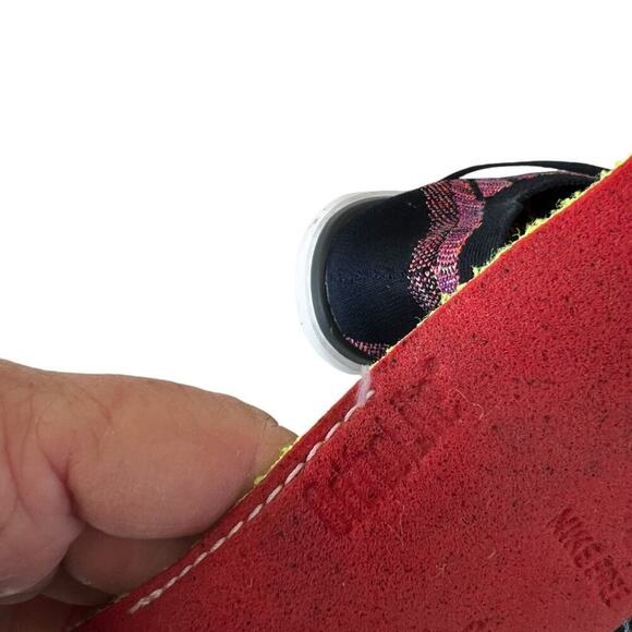 Nike women’s knit sneaker, multicolored lace up lightweight, size 39/ 8.5 - Picture 10 of 10